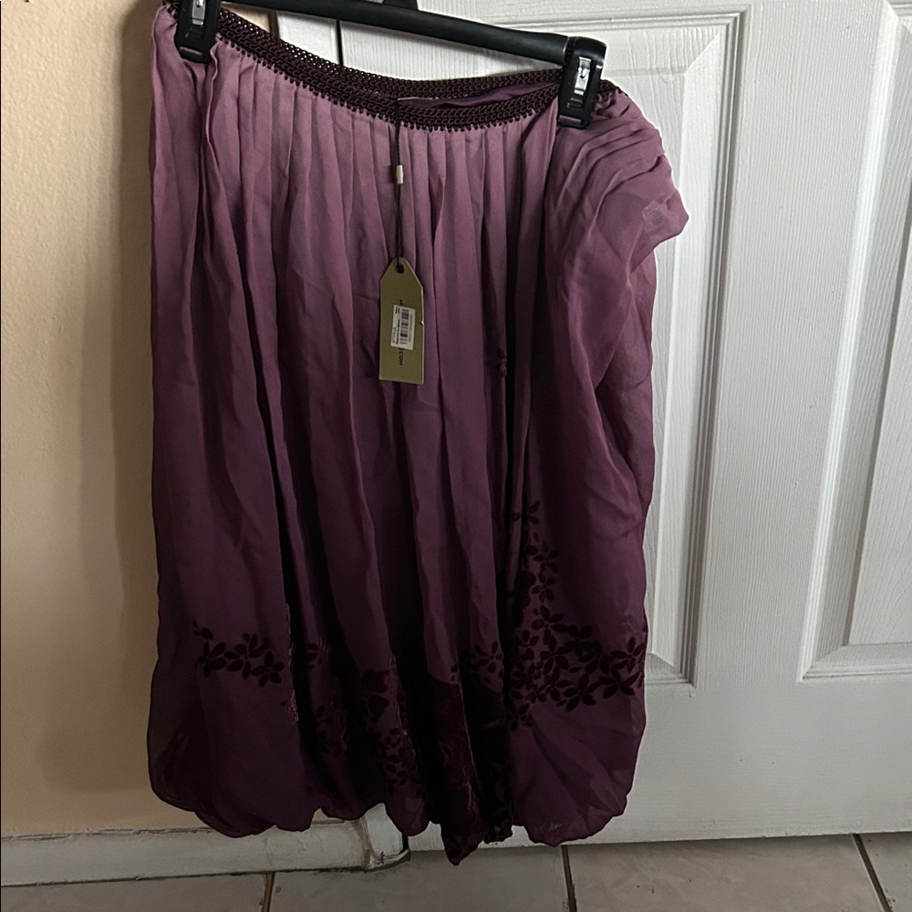 New With Tags Elegant Burgundy Women's Skirt With Velvet detail